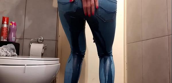 trendsCompilation of Wetting my Jeans and pouring out from my High Heels and Pants